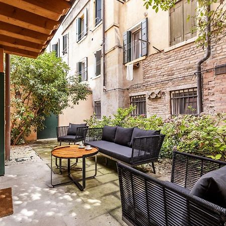 Ca' San Carlo Residence By Wonderful Italy Венеция Екстериор снимка