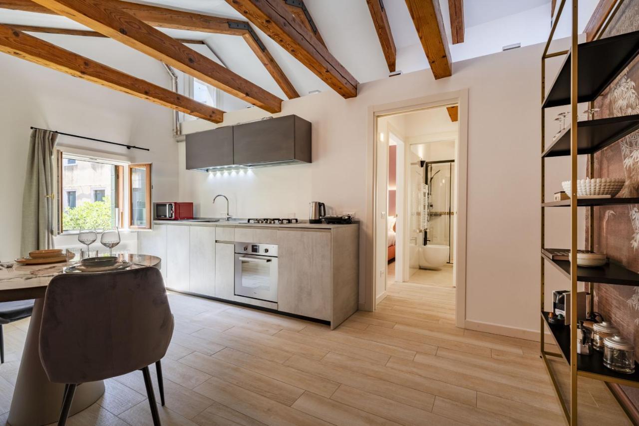 Ca' San Carlo Residence By Wonderful Italy Венеция Екстериор снимка